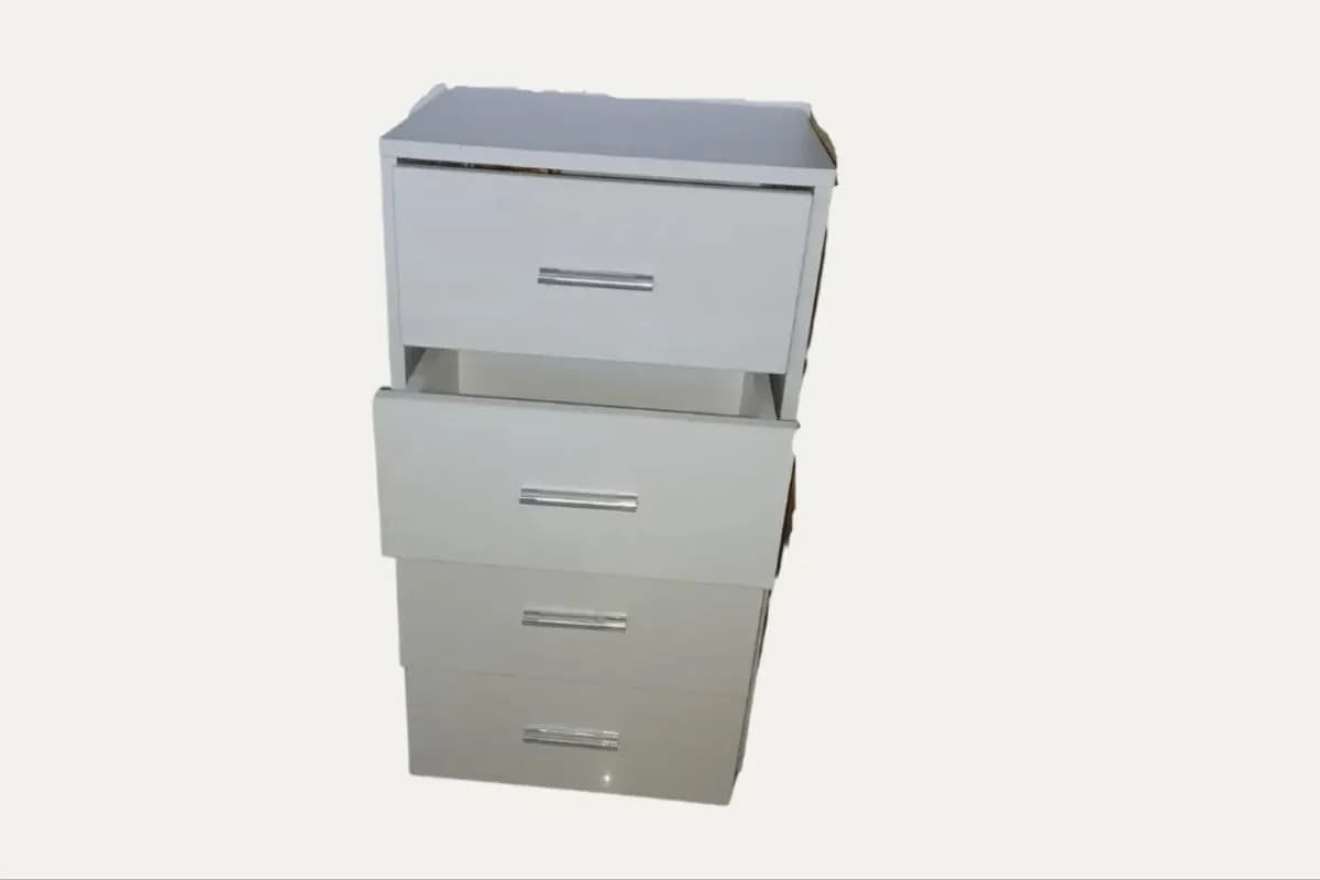 Tylko Lacquered Chest of Drawers with 4 Drawers, White