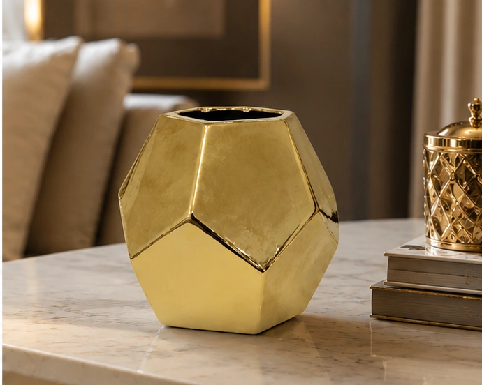 Vase Décoratif Géométrique en Finition Dorée – Design Sculptural Contemporain pour un Intérieur Moderne, Élégant et Luxueux – Image 3