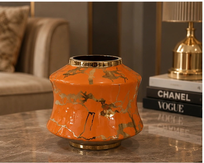 Vase Décoratif Orange et Doré au Design Sculptural – Effet Marbré et Finition Luxueuse – Image 2