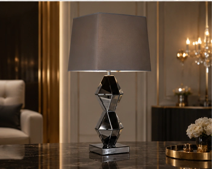 Lampe de Table Décorative Moderne en Métal Noir – Design Géométrique Sculptural et Abat-Jour Élégant pour un Intérieur Chic et Luxueux